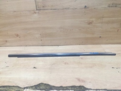 Молдинг уплотнитель задняя правая mercedes w220 фото №1