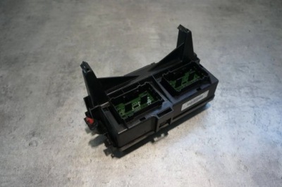 Коробка предохранителей модуль jeep cherokee wk 04692084ab фото №1