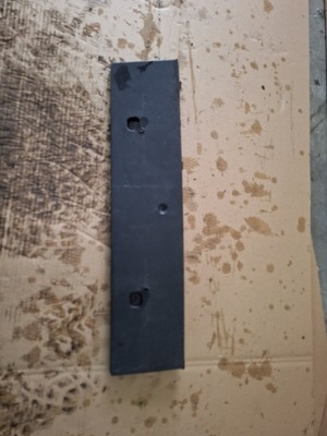 Підкладка pod номерний знак перед renault kadjar 2015- фото №1