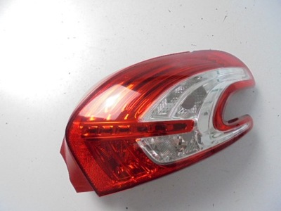 Лампа правий задня peugeot 208 i 12-15 фото №1