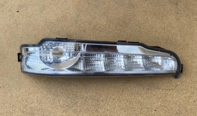 Поворотник led rh mercedes atego a9678200421 фото №1