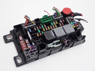 Коробка запобіжників модуль bsi jaguar e-pace 21r фото №1