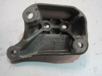 Кронштейн citroen ds7 2,0d 9673773380 фото №1