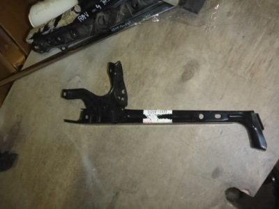 Corolla e12 02-07 кронштейн підсилювач pas передній фото №1