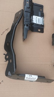 Renault captur кронштейн крыла фото №1