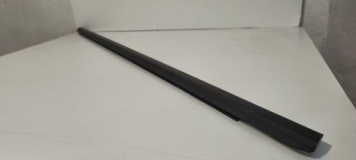 Молдинг ущільнювач двері правий перед nissan leaf i 13-17 фото №1