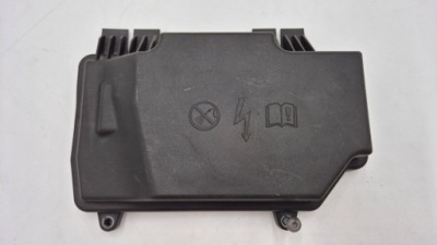 Кришка коробка запобіжників 2055400182 mercedes w205 фото №1