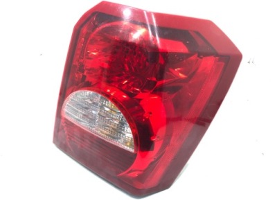 Лампа правий задня dodge caliber хетчбек фото №1