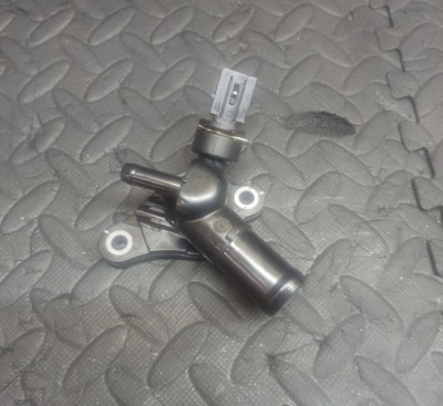 Труба патрубок води toyota hybrid 1.5 фото №1