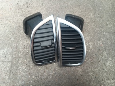 Решітка обдув права ліва audi q7 4l 4l0820902 фото №1