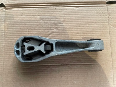 Volvo v40 ii кронштейн кронштейн подушка двигуна фото №1