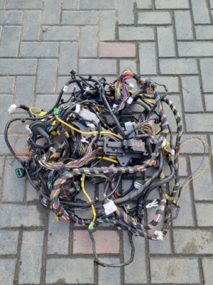 Kia xceed електропроводка салону 91366-j7210 91710-j7432 фото №1