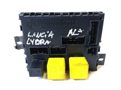 Коробка запобіжників lancia lybra 46776086 фото №1