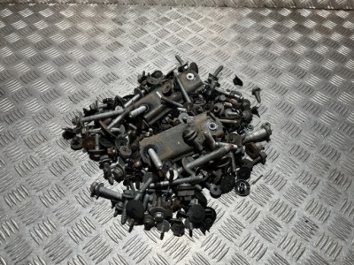 Болты клипсы с демонтажа renault clio v 19- фото №1