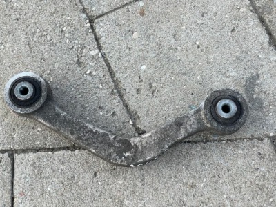 Важіль верхній правий задня lancia thesis 60670277 фото №1