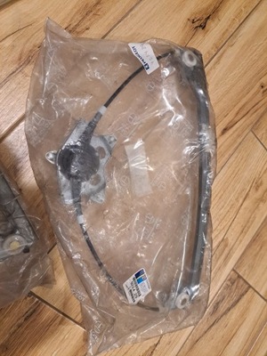 Подъемник стекло дверь правый задняя peugeot 405 sedan фото №1