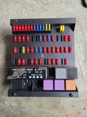 Axor atego кассета модуль коробка предохранителей 0015433615 фото №1