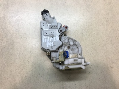 Замок дверь левый задняя primera p11 lift 6 pin фото №1