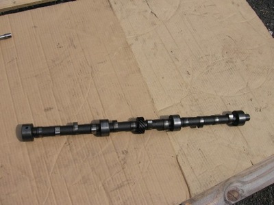 Вал розподільного валу nissan patrol k160 k260 3.3 фото №1