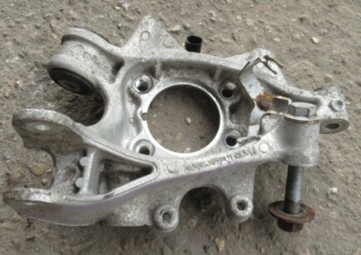 Vw touareg 3.0 tsi поворотный кулак правый задняя фото №1