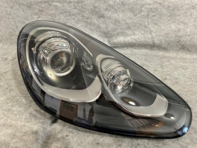 Porsche cayenne lift права лампа ксенон фото №1