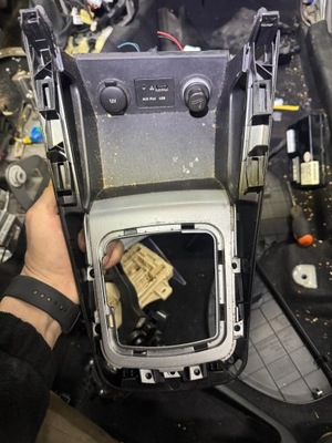 Kia ceed бардачок usb aux прикурювач 2006-2012 фото №1