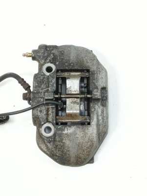 Lexus ls 430 2004 суппорт тормозной правый перед передний ls430 lift фото №1