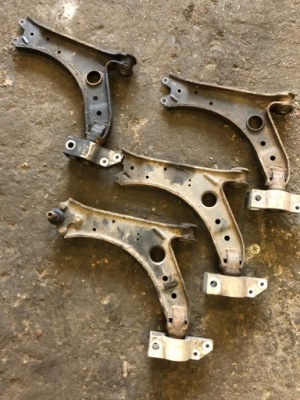 Audi a3 8p кронштейн кронштейн важеля лівий фото №1