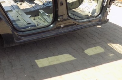 Peugeot 5008 i ktga поріг правий фото №1