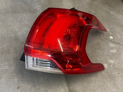 Лампа права задня задня комплектна peugeot 2008 i 9678074380 фото №1