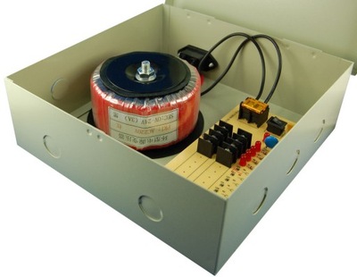 TRANSFORMATOR 24 V ZASILACZ NAPIĘCIA ZMIENNEGO 24V AC 3A 4 WYJŚCIA