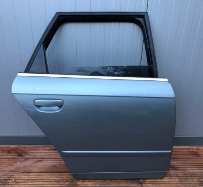 Audi a4 b7 kombi дверь правый задняя полный фото №1