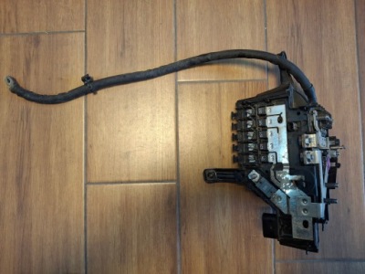 Mercedes w205 63 amg распределитель тока аккумулятор a2055407111 фото №1