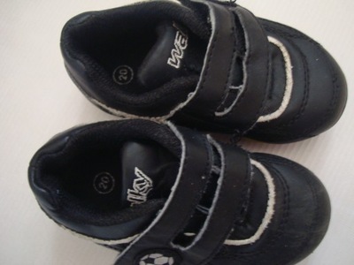 SPORTOWE czarne buty adidasy WALKY r.20