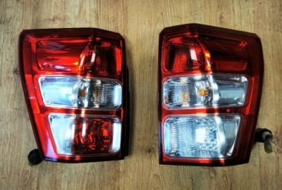 Suzuki grand vitara ii 5d лампа правая задняя europa фото №1