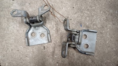 Mazda 2 02-07 петля двері правий передній комплект фото №1