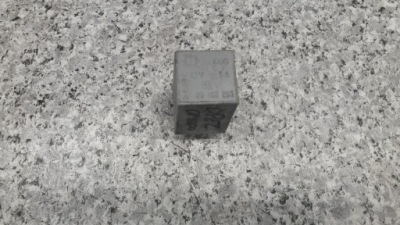 90493283 реле opel omega b 666 фото №1