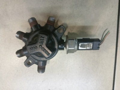 Распределитель топлива renault megane ii 1.5 dci фото №1