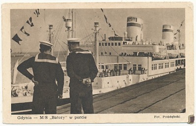 Gdynia Port statek Batory marynarze