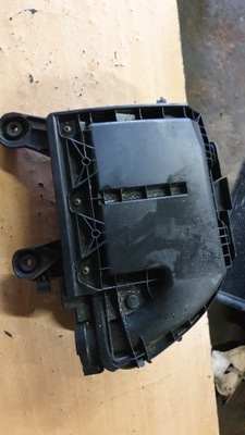 Peugeot 206+ plus 1,4 корпус фильтра воздуха фото №1