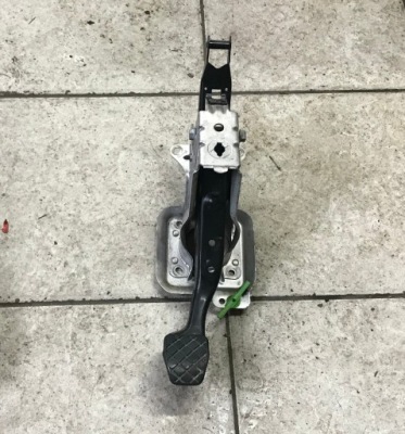 Vw caddy iii 2k touran педаль тормоза europa фото №1