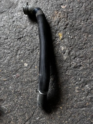 377 jeep grand cherokee wk2 3.0crdi пабтрубок  труба шланг воды 68263041aa фото №1