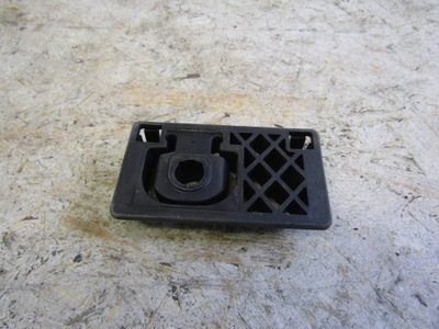 VOLVO V60 II RUBBER MOUNTING RADIATOR 18R-->  