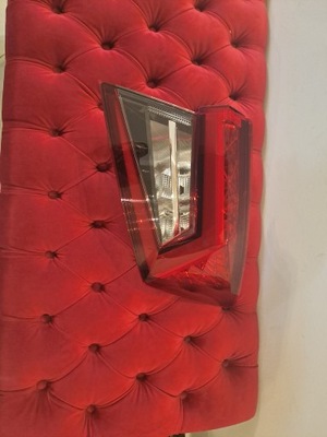 Skoda karoq лампа задня права фото №1