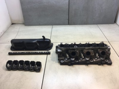 Головка dodge caravan iii 3.3 v6 4621510c фото №1