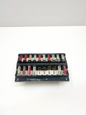 Коробка запобіжників mercedes-benz sl r107 a1075400450 33117377 3.8l фото №1