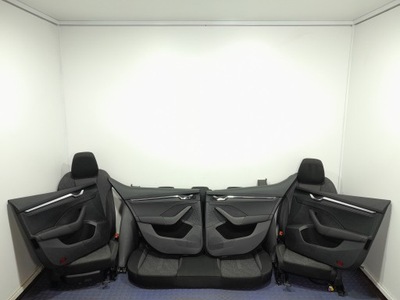 Skoda octavia iv hb 5d сидіння заднє сидіння салон комплект eu фото №1