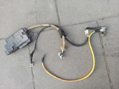 Клемма аккумулятор plus минус audi a3 8p 3.2 vr6 r32 bdb bub bmj 1k0937548a фото №1