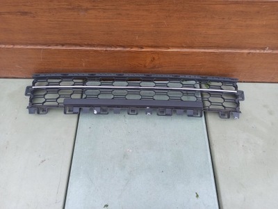 Решётка радиатора решётка средняя skoda octavia iv 5e3853677a фото №1