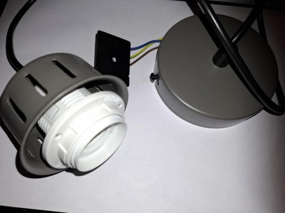 oprawka sufitowa do lampy